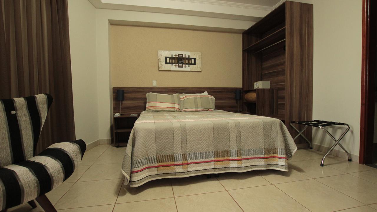 Beira Lago Palace Hotel Morrinhos  Habitación foto